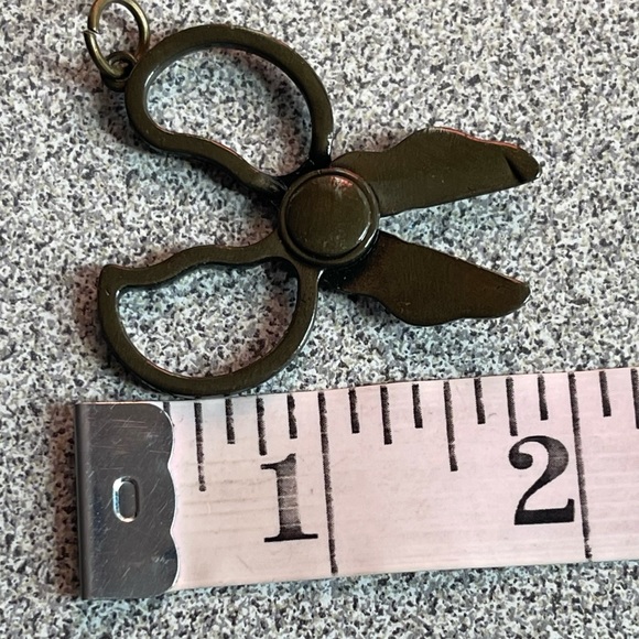 Brown Metal Scissor Pendant - Picture 3 of 4
